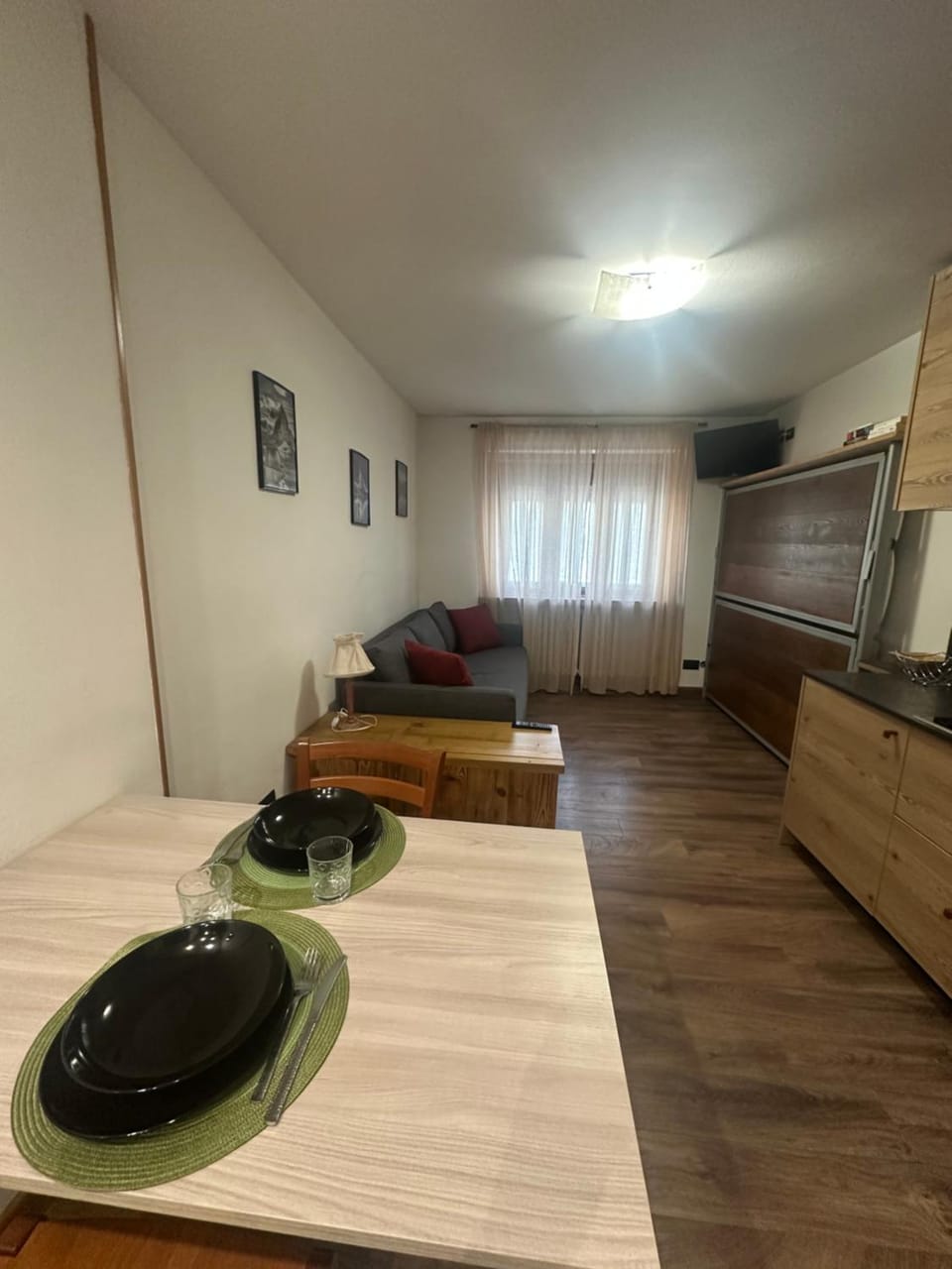 Living room, Dining area