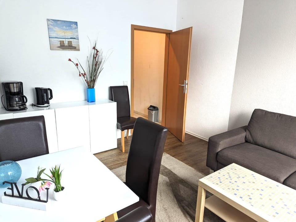 Living room, hair dresser