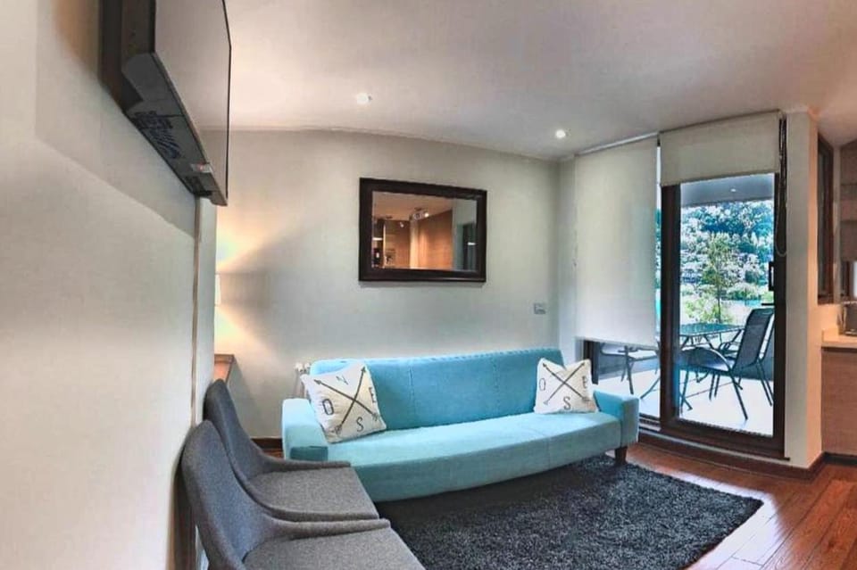 Balcony/Terrace, Living room, Lake view