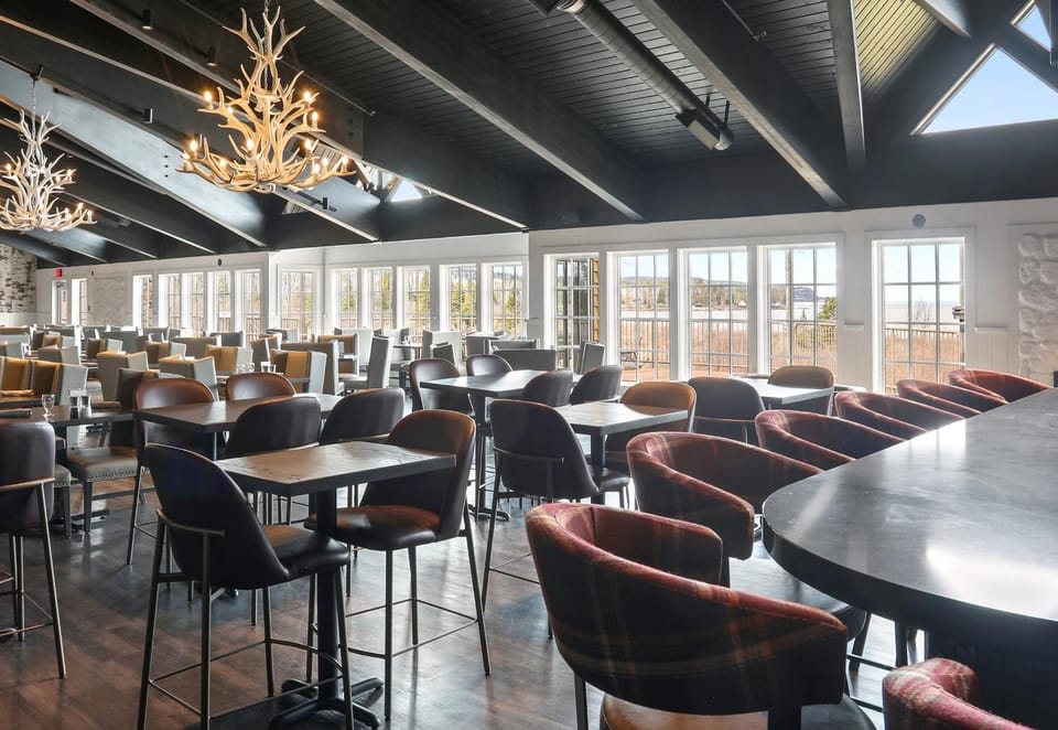 Restaurant/places to eat, Dining area