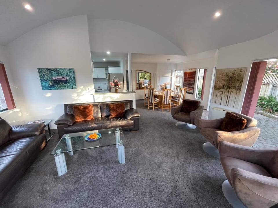 Living room, Lounge or bar
