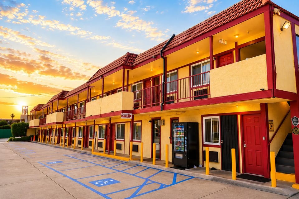 Property building, Day, Neighbourhood, Location, Sunrise, Parking