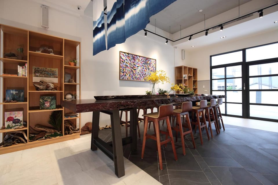 Communal lounge/ TV room, Lobby or reception, Decorative detail