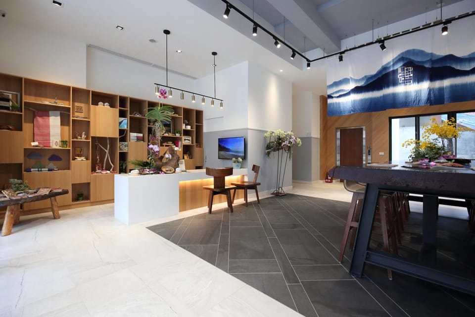 Lobby or reception, Decorative detail