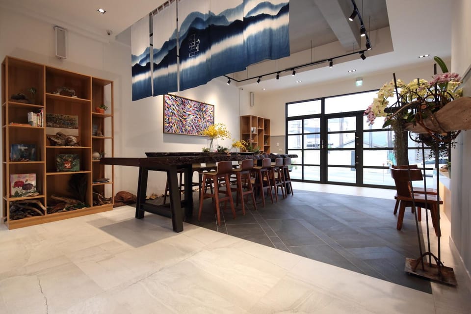 Lobby or reception, Decorative detail