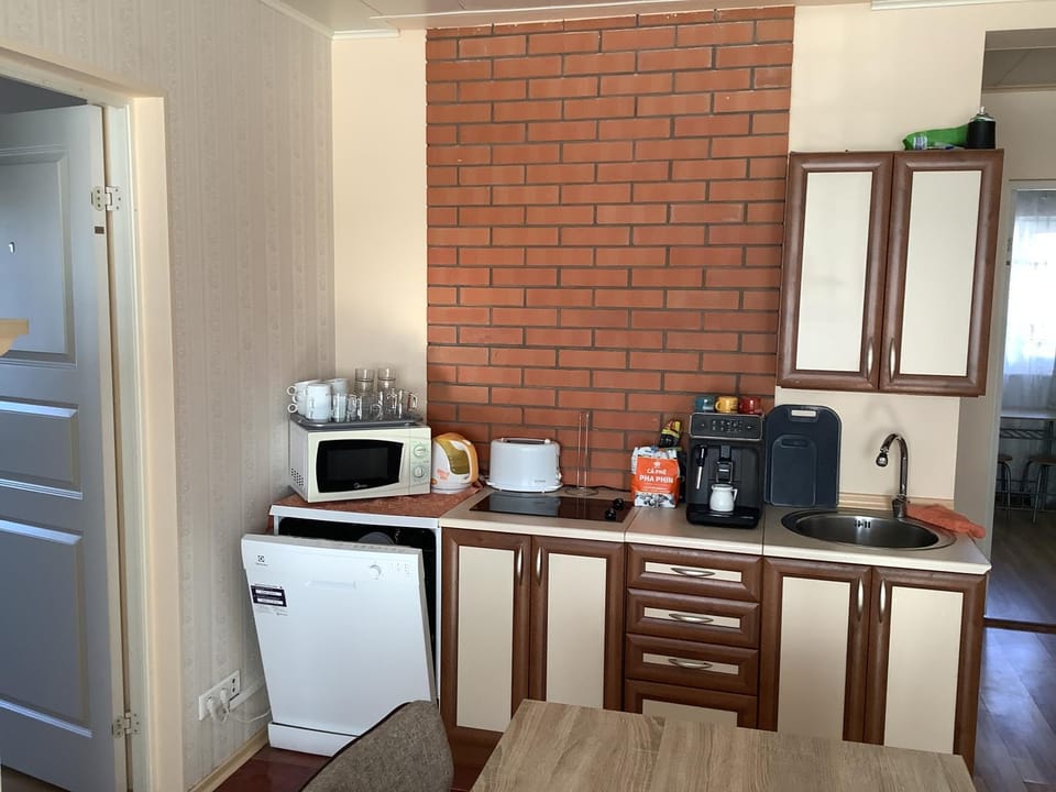 Coffee/tea facilities, Kitchen or kitchenette, Kitchen or kitchenette, toaster, Internal: Not applicable to any particular room