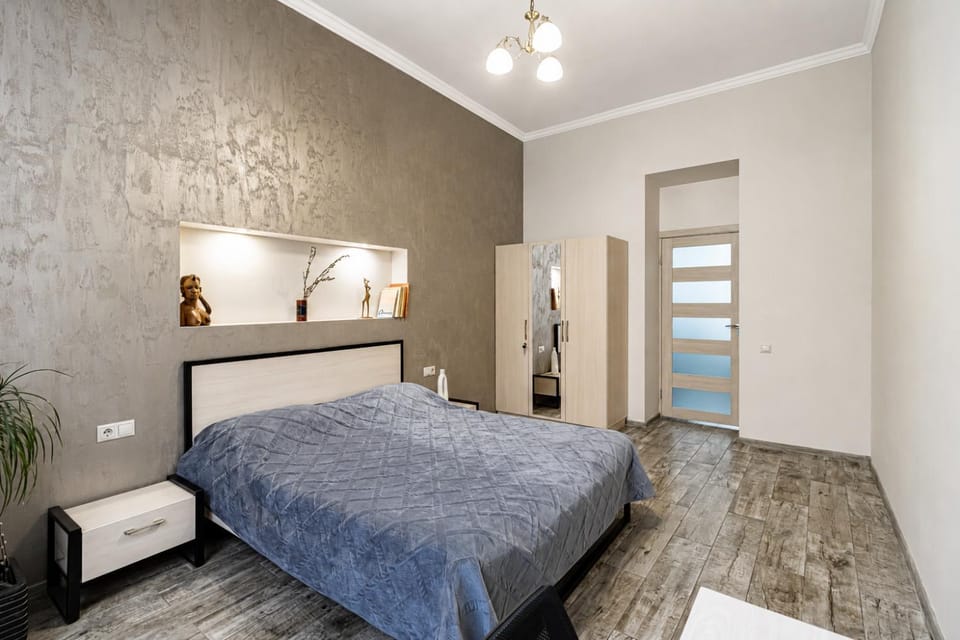 Bed, Photo of the whole room, Bedroom, hair dryier, wardrobe