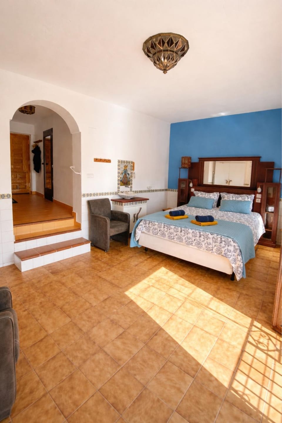 Bed, Photo of the whole room, Bedroom