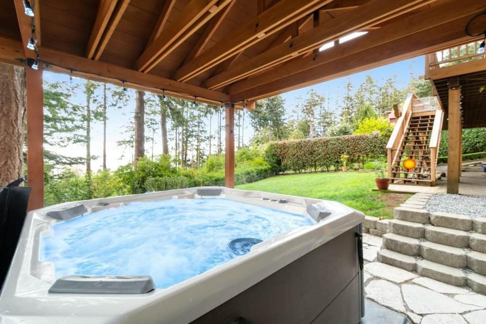Octopus Den House in Whidbey Island