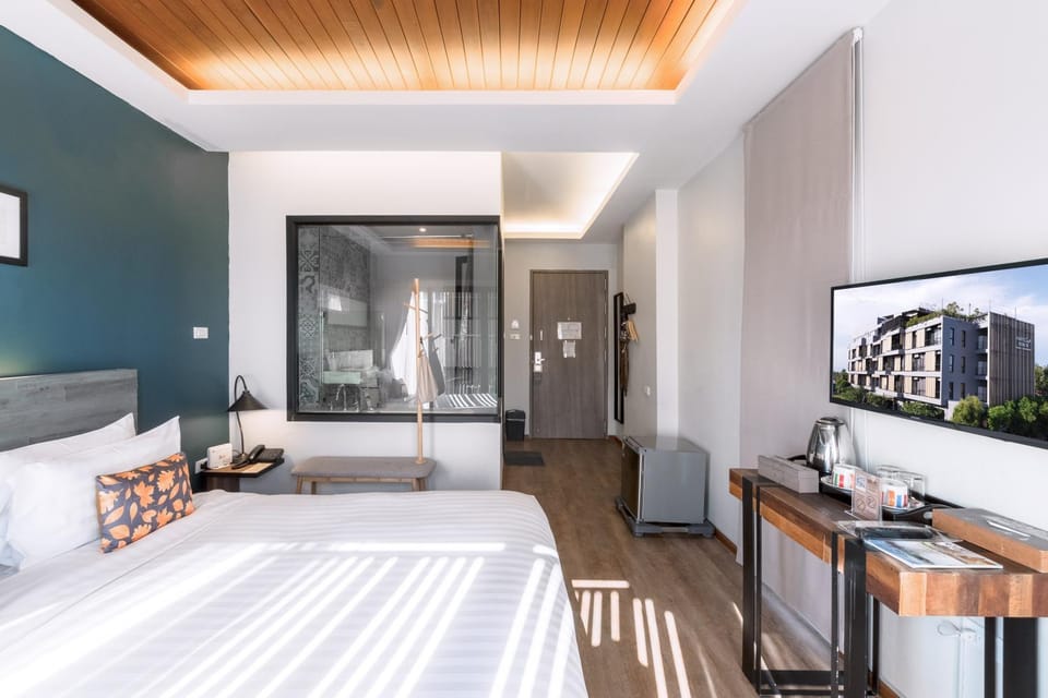 Bed, Balcony/Terrace, Photo of the whole room, Bedroom, Bath, minibar, wardrobe