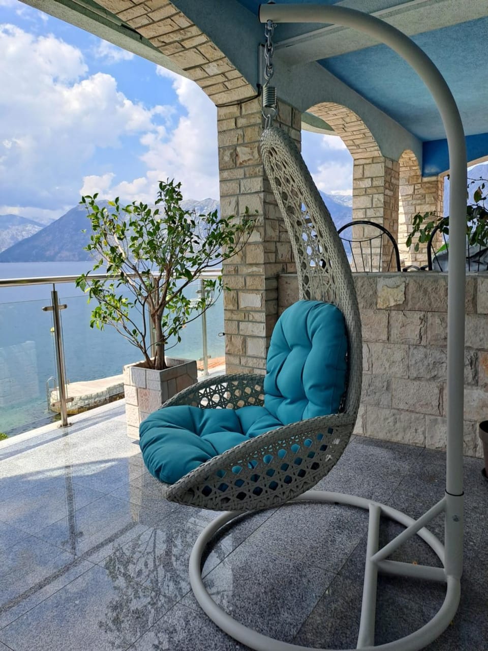 Sun Rays Apartment in Dobrota