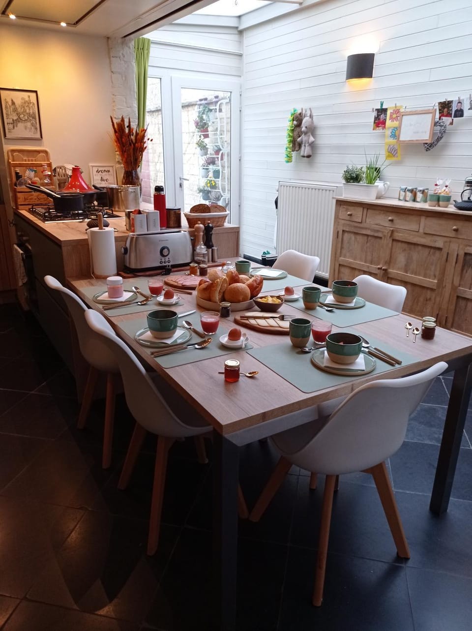 Breakfast, kitchen