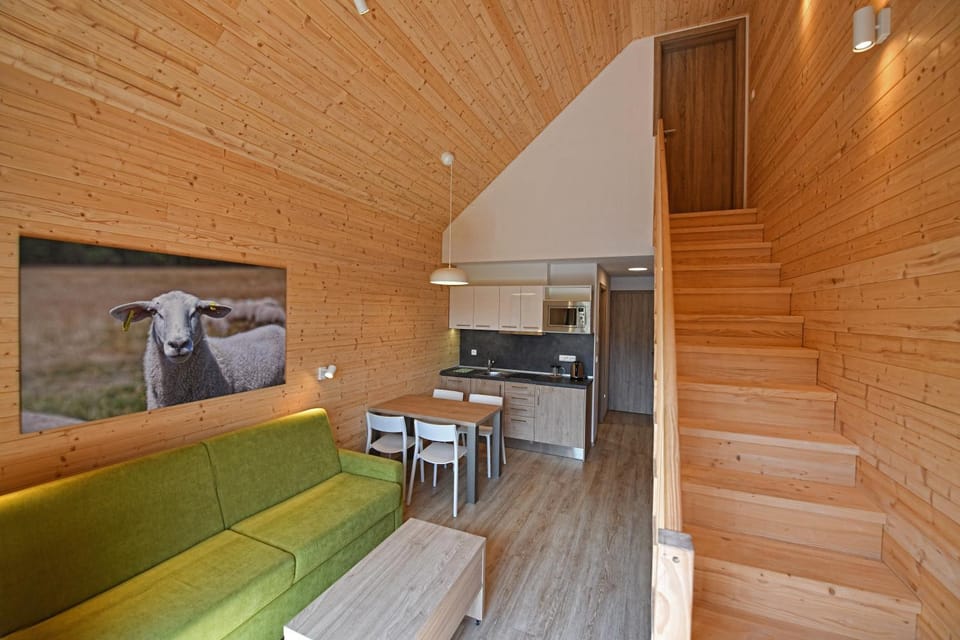 Kitchen or kitchenette, Living room