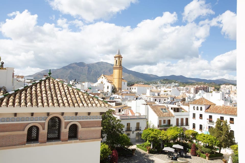 Property building, Natural landscape, Bird's eye view, City view, Landmark view, Street view, Location