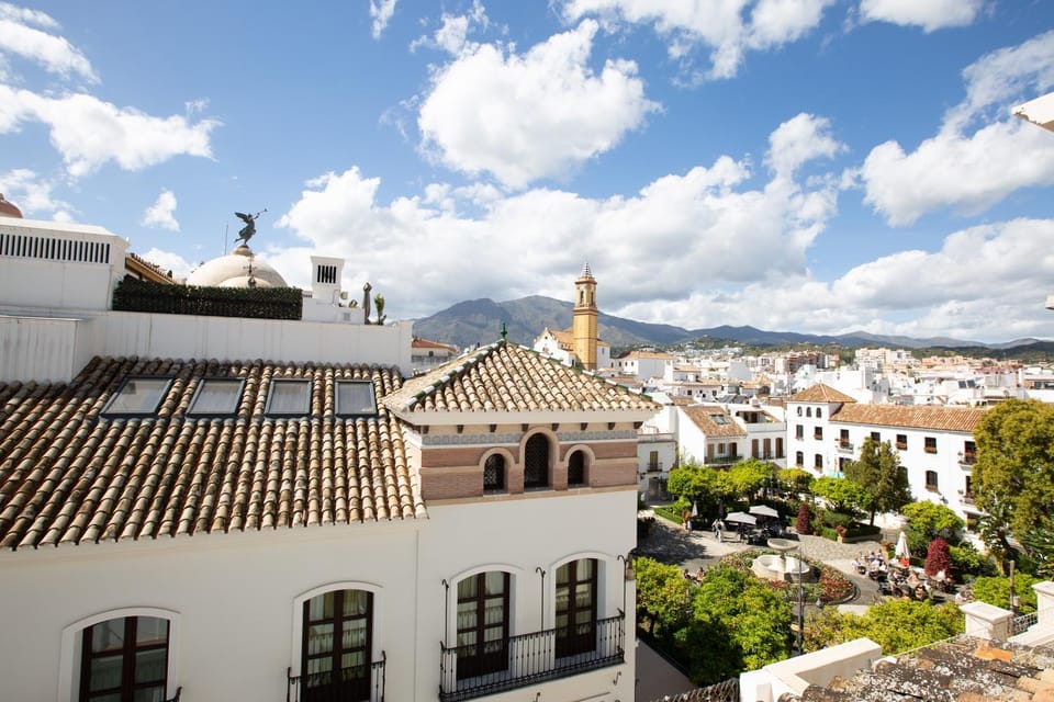 Day, Natural landscape, City view, Mountain view, Street view, Location