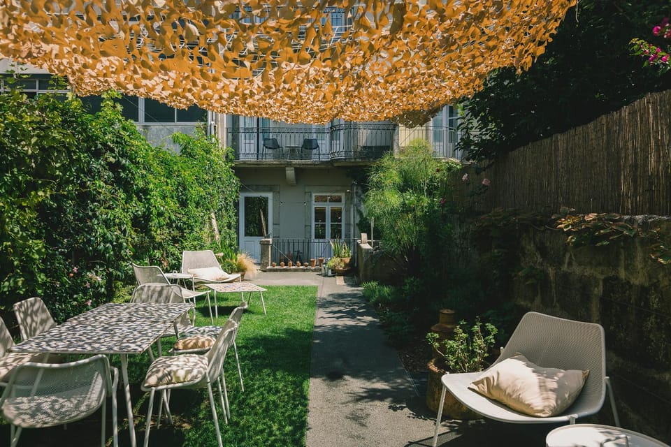 Property building, Spring, Garden, Food and drinks, Seating area, Garden view, Facility for disabled guests, Internal: Not applicable to any particular room