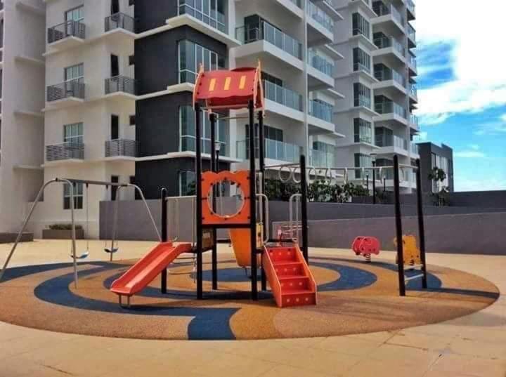 Sekinchan HighLevel SeaView Homestay 高楼 看海 阳台民宿 Apartment in Selangor, Malaysia