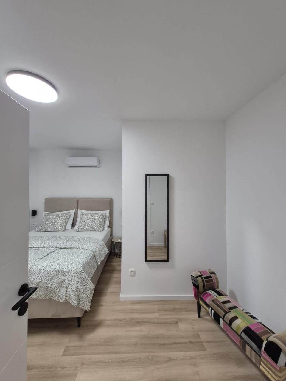 Lendas Apartments & Rooms Bed and Breakfast in Brela