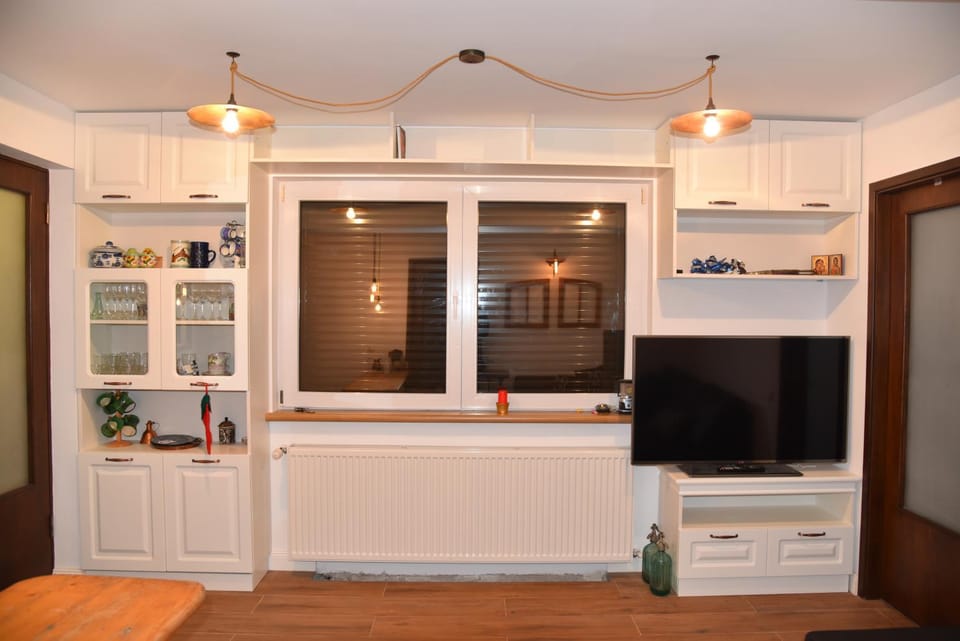 Communal lounge/ TV room, TV and multimedia