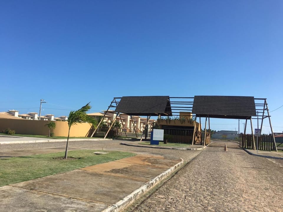 Property building, Facade/entrance, Day