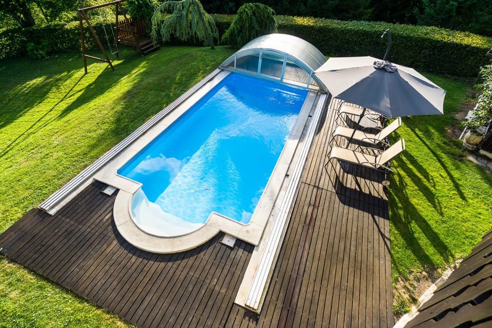 Swimming pool, Swimming pool
