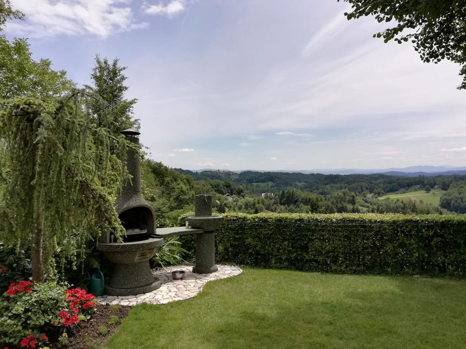 BBQ facilities, Garden, Balcony/Terrace