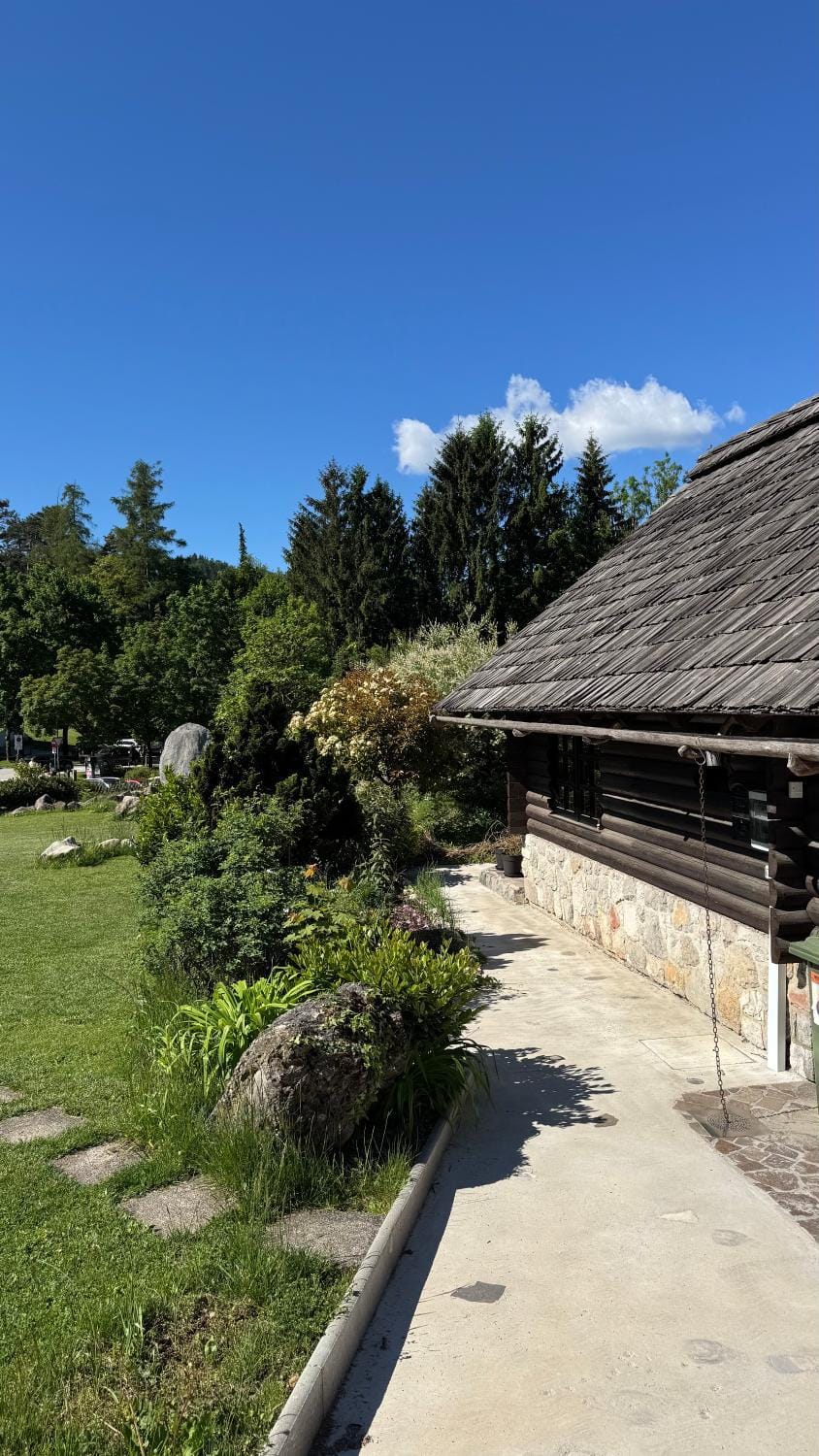 Alice Chalet Bled - Adults only Bed and Breakfast in Bled