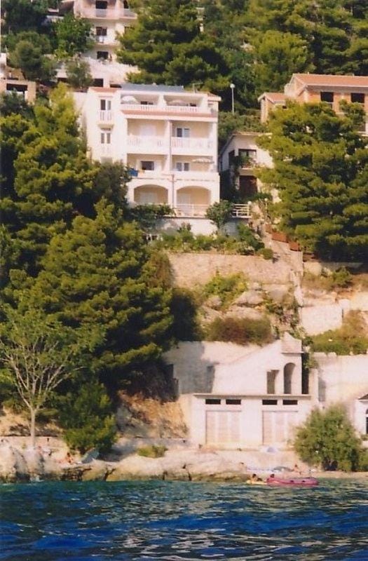 Property building, Facade/entrance, Off site