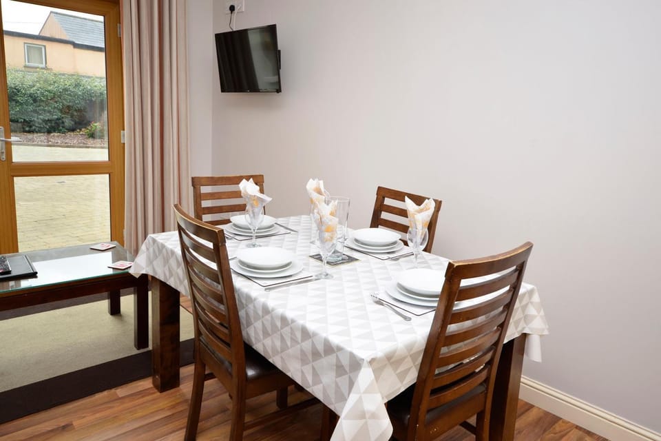 TV and multimedia, Dining area