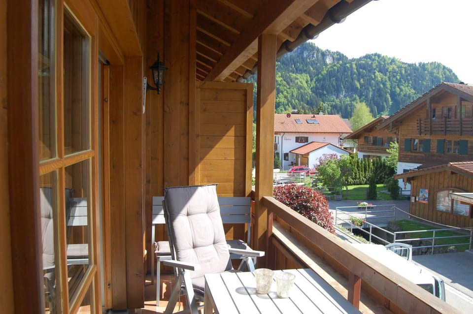 Balcony/Terrace, Mountain view, Quiet street view