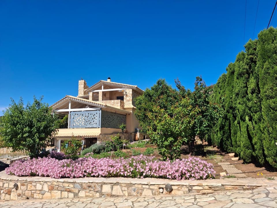 blueline guesthouse Apartment in Euboea