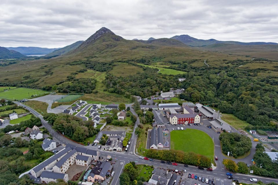 Neighbourhood, Natural landscape, Location