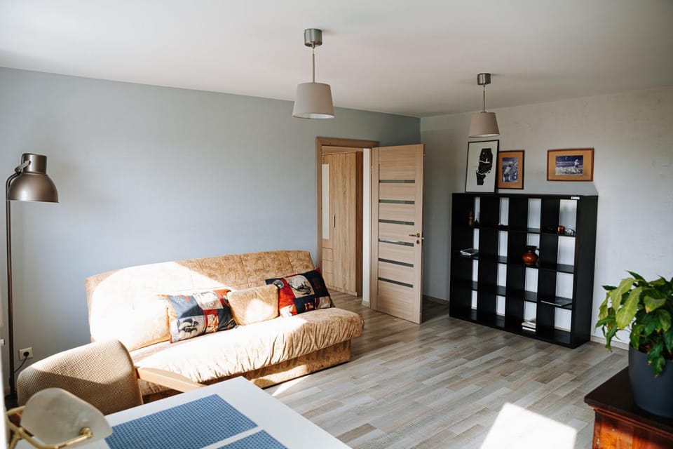 Bed, Living room, Photo of the whole room, Seating area