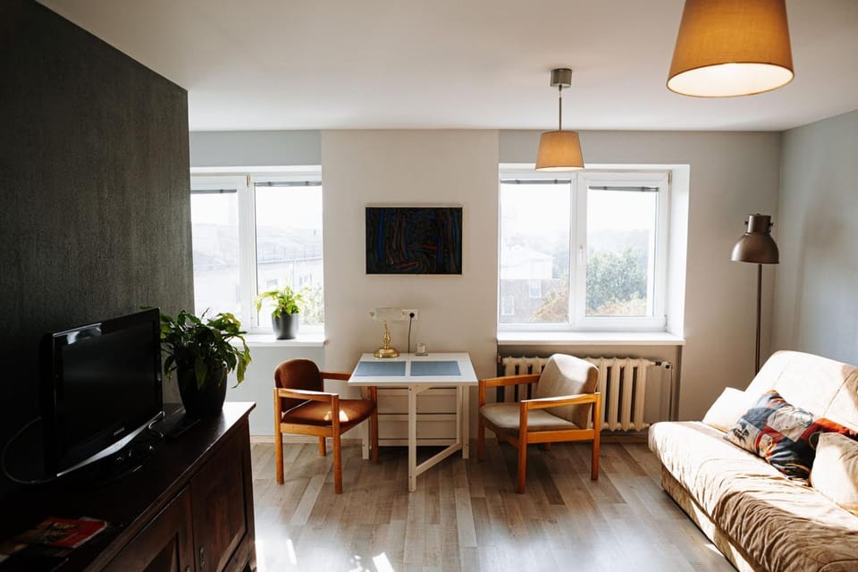 TV and multimedia, Living room, Seating area, Dining area, Evening entertainment