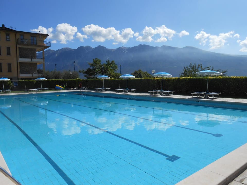 Mountain view, Swimming pool, Swimming pool, sunbed