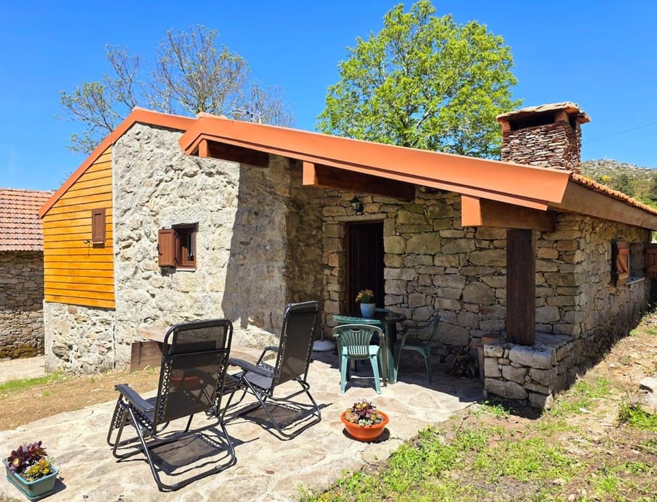 Casa da Covinha - Branda da Aveleira House in Viana do Castelo District, Portugal