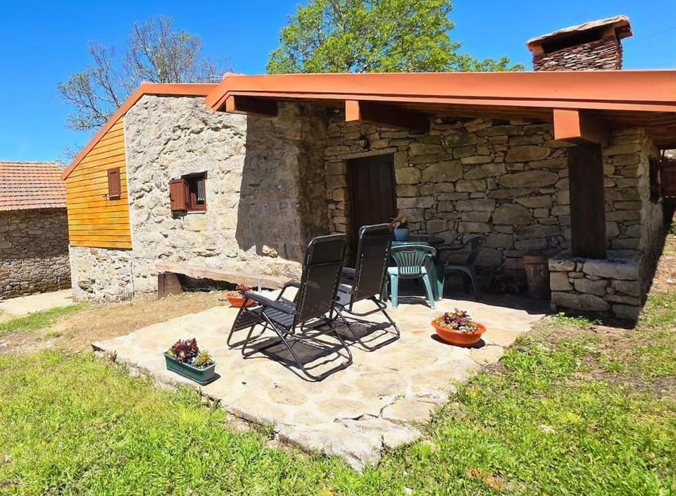 Casa da Covinha - Branda da Aveleira House in Viana do Castelo District, Portugal