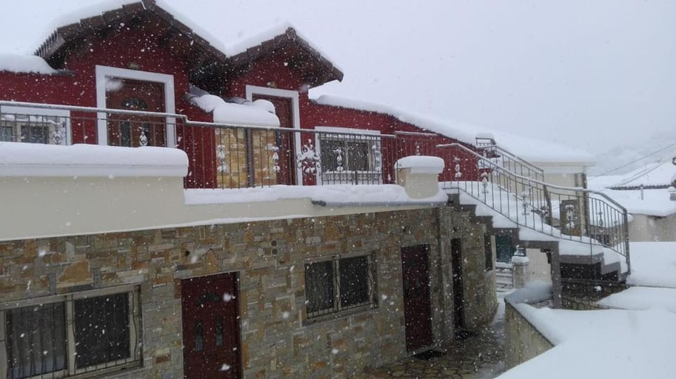 Xenonas4seasons Bed and Breakfast in Peloponnese, Western Greece and the Ionian