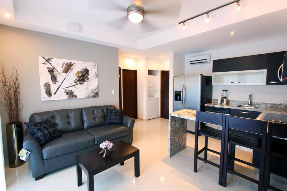 Kitchen or kitchenette, Living room