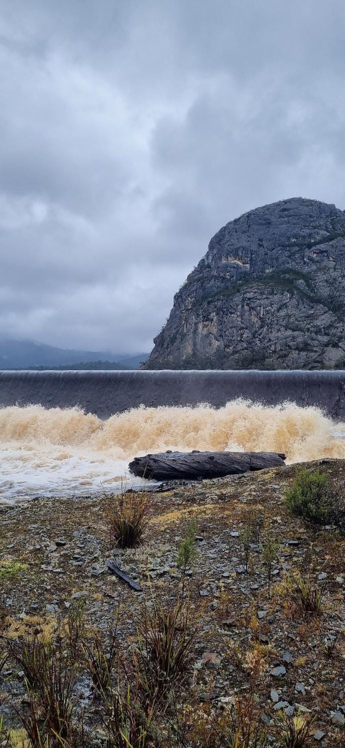 Nearby landmark, Natural landscape, Lake view