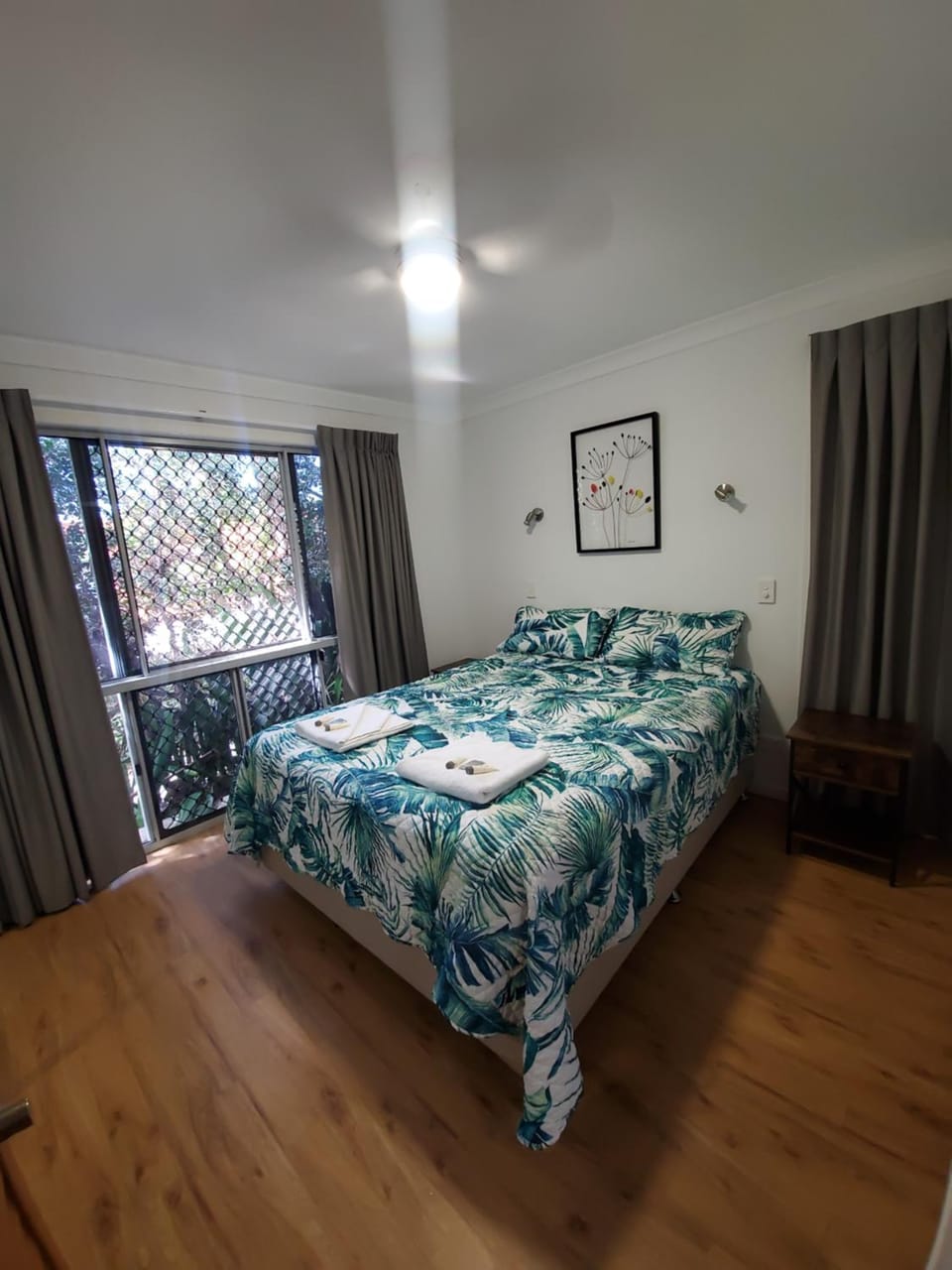 Property building, Bed, Bedroom