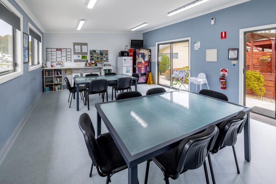 Food and drinks, Communal kitchen, vending machine