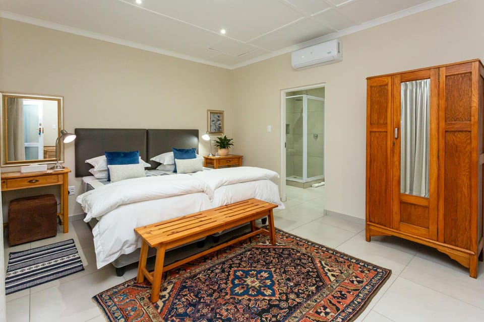 Shower, Bed, Bathroom, Bedroom, wardrobe, air conditioner