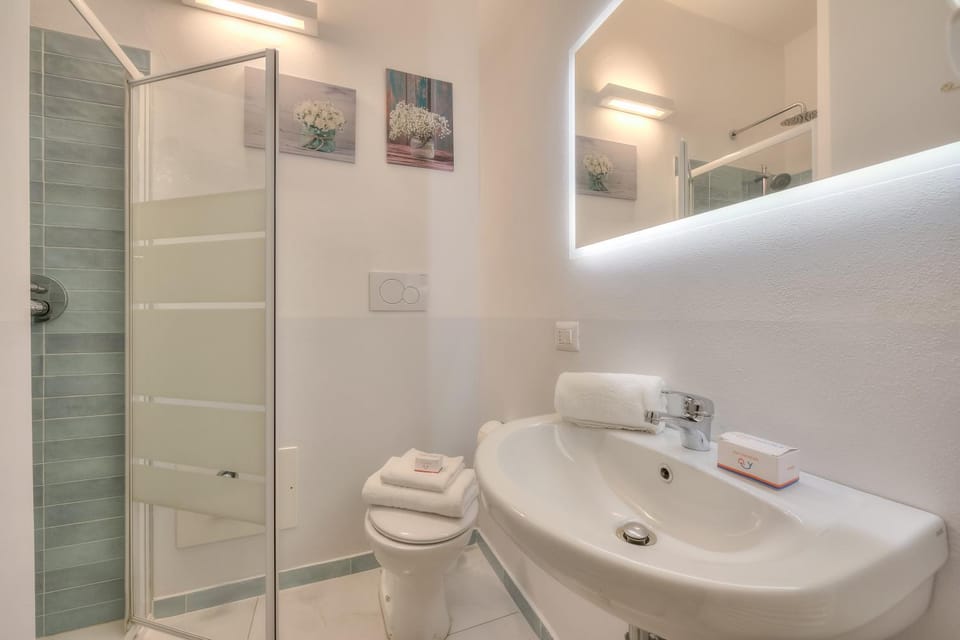 Shower, Bathroom, Bathroom