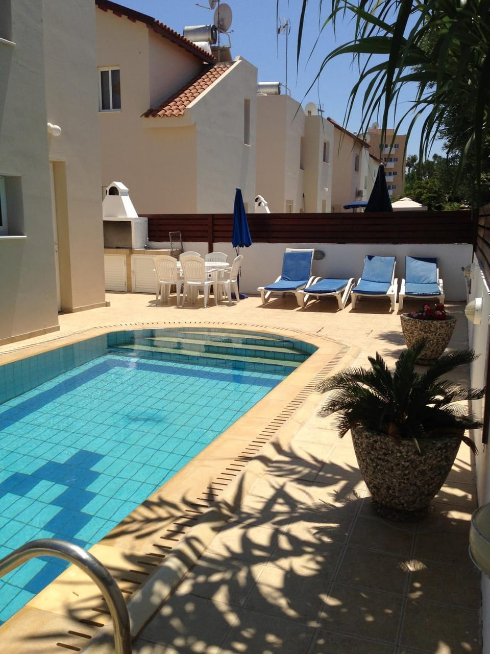 Swimming pool, Swimming pool