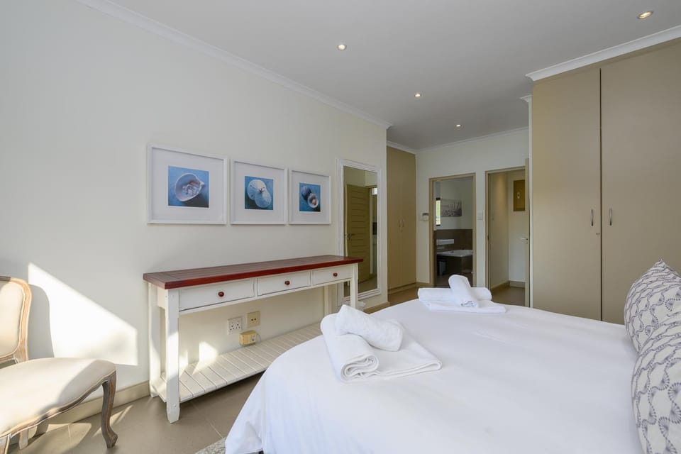 Bedroom, air conditioner