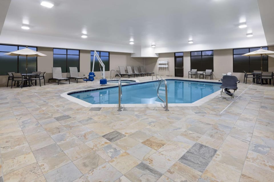 Hot Tub, Pool view, Swimming pool