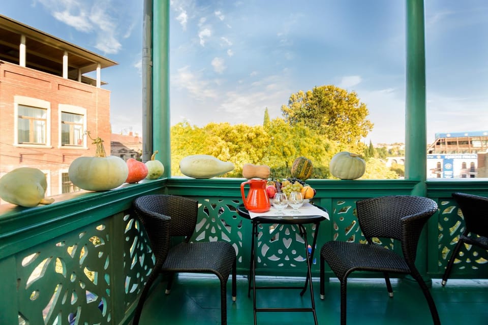Balcony/Terrace, Decorative detail