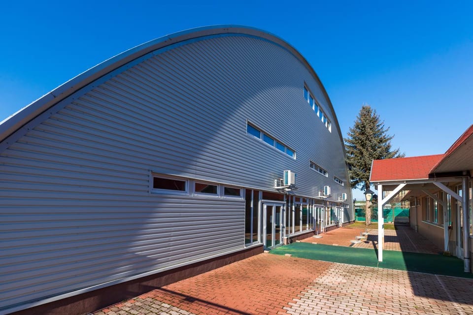 Tennis court