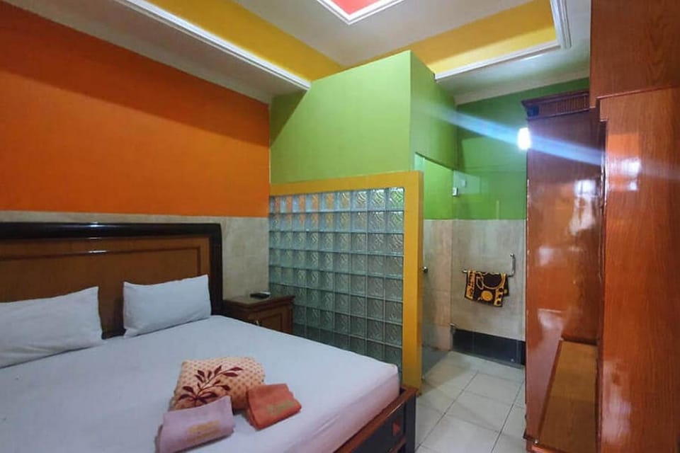 Homestay Gayatri Sawojajar near Univ Negeri Malang Kampus 2 Mitra RedDoorz Hotel in East Java